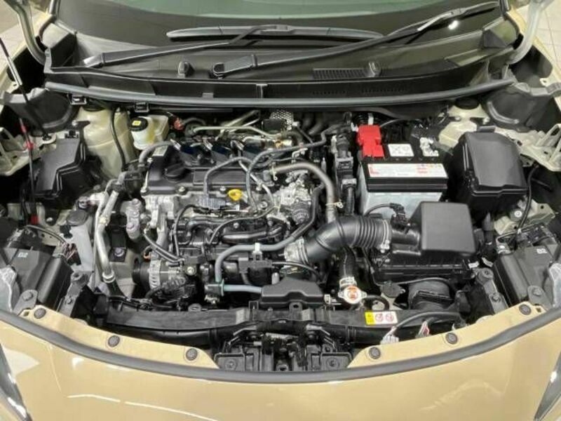 YARIS CROSS-18