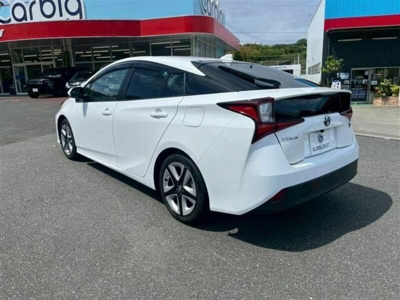 PRIUS-8