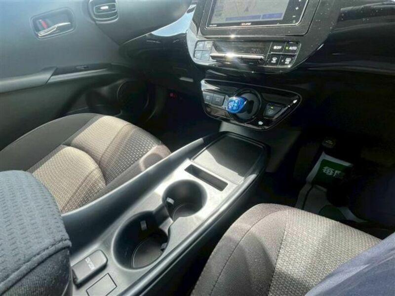 PRIUS-16