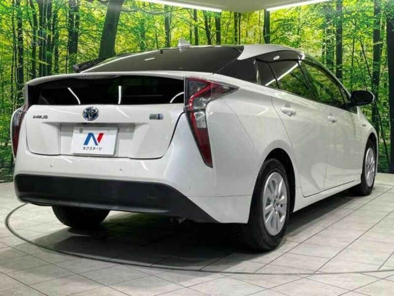 PRIUS-16