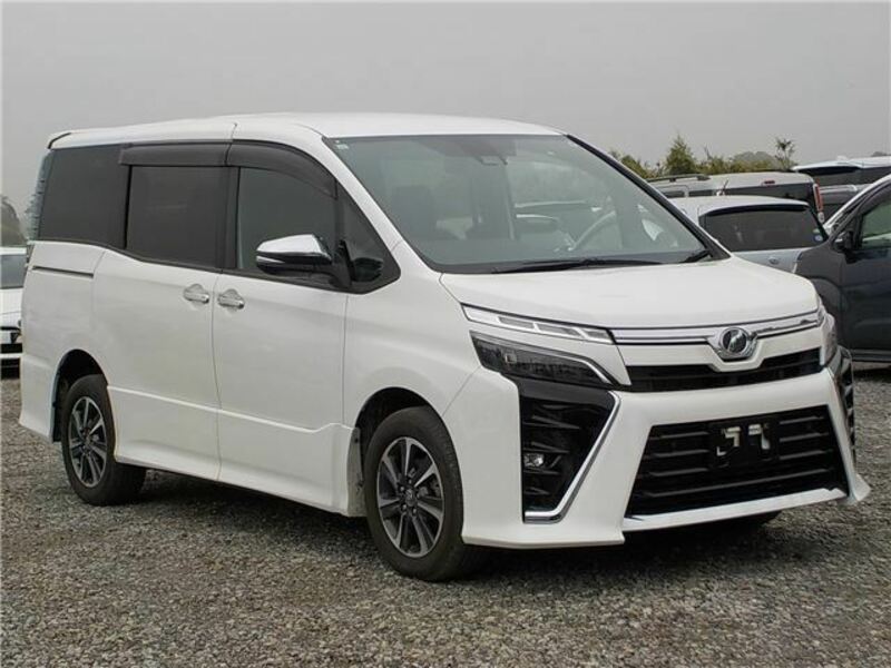 TOYOTA　VOXY