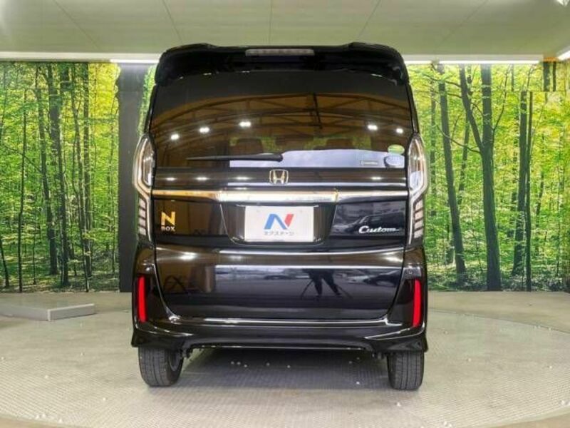 N BOX CUSTOM-17