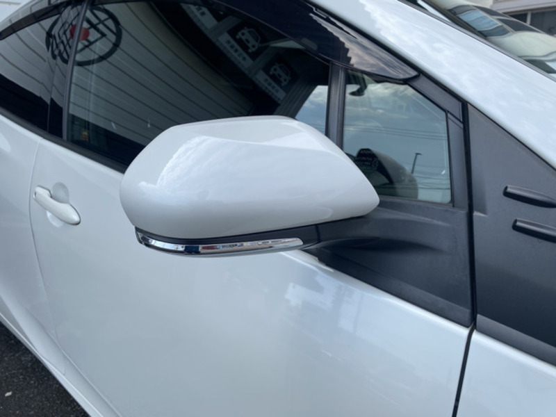 PRIUS PHV-18