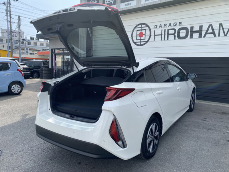 PRIUS PHV-17