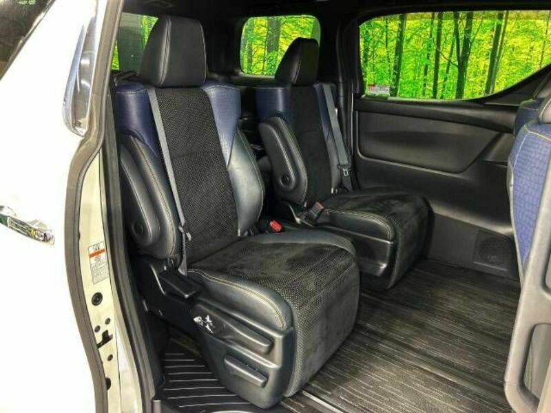 VELLFIRE-7