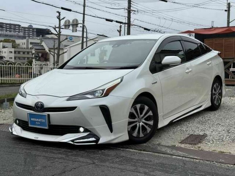 TOYOTA　PRIUS