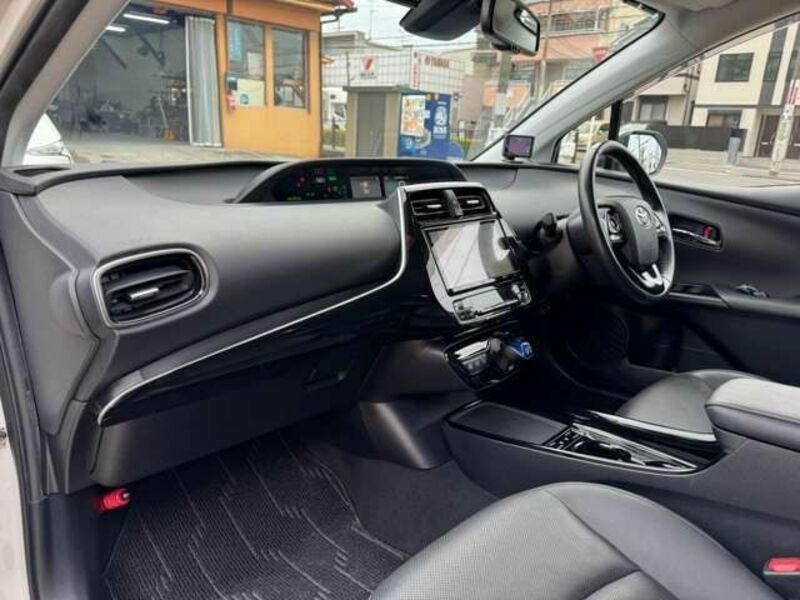 PRIUS-13