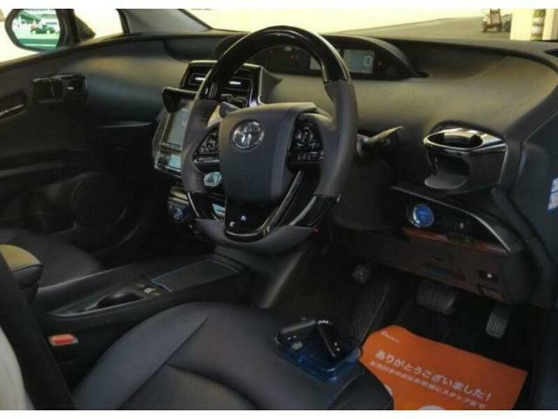 PRIUS-4