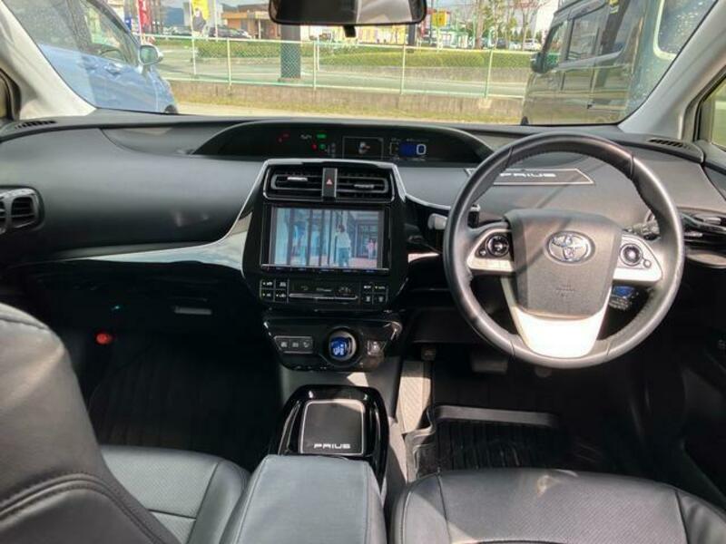 PRIUS-18