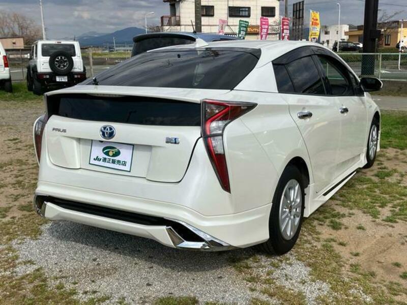 PRIUS-9