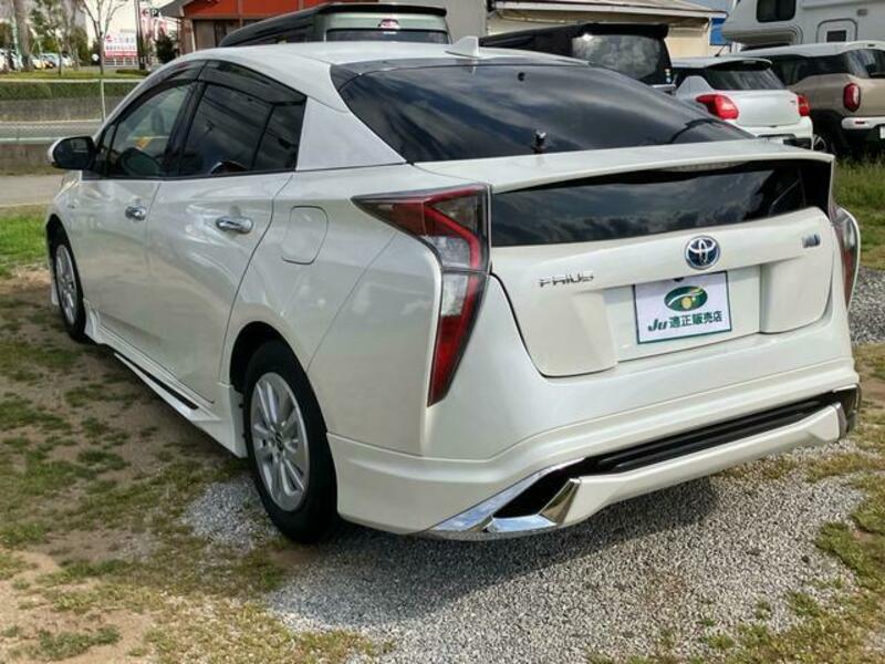 PRIUS-11