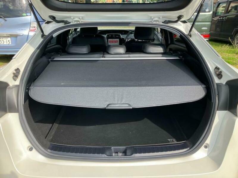 PRIUS-13