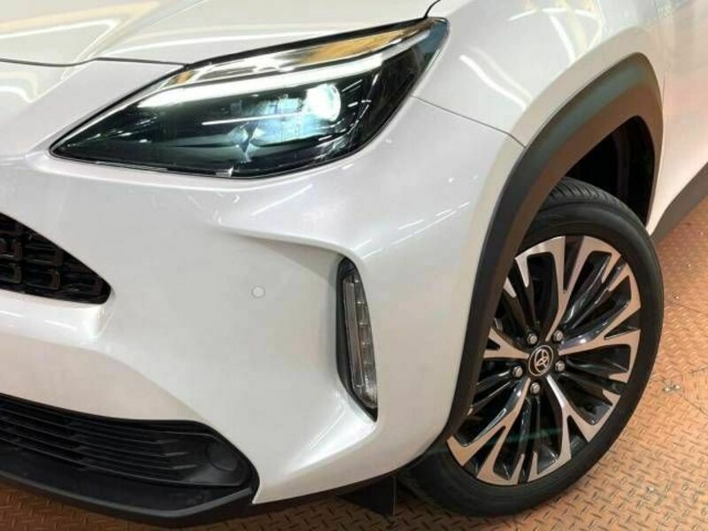YARIS CROSS-14