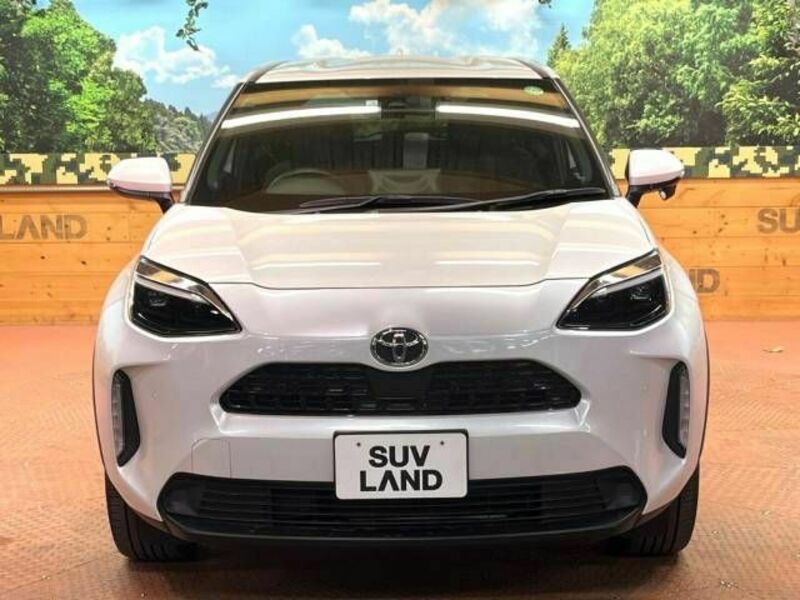 YARIS CROSS-16