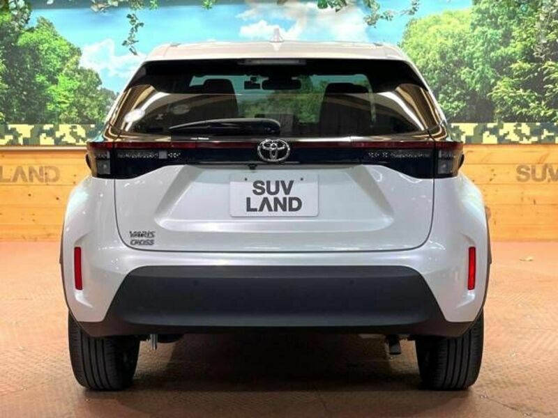 YARIS CROSS-17