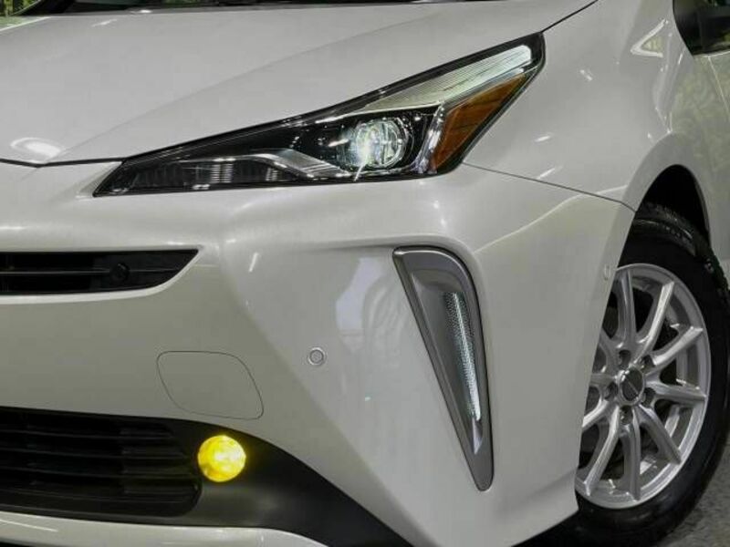 PRIUS-11