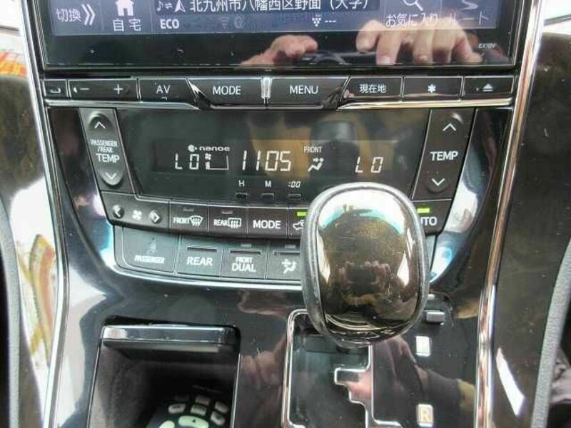 VELLFIRE-6