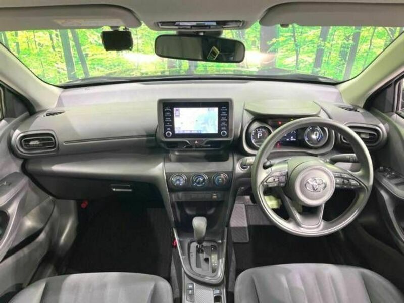YARIS CROSS-1