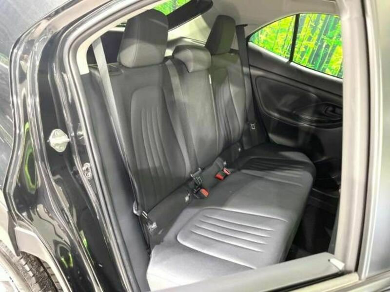 YARIS CROSS-8