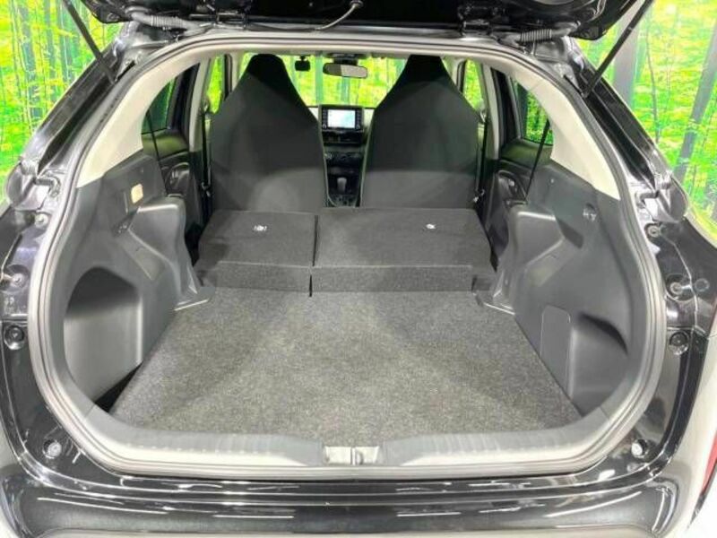 YARIS CROSS-10