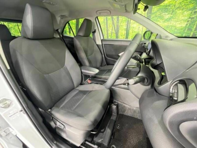 YARIS CROSS-8
