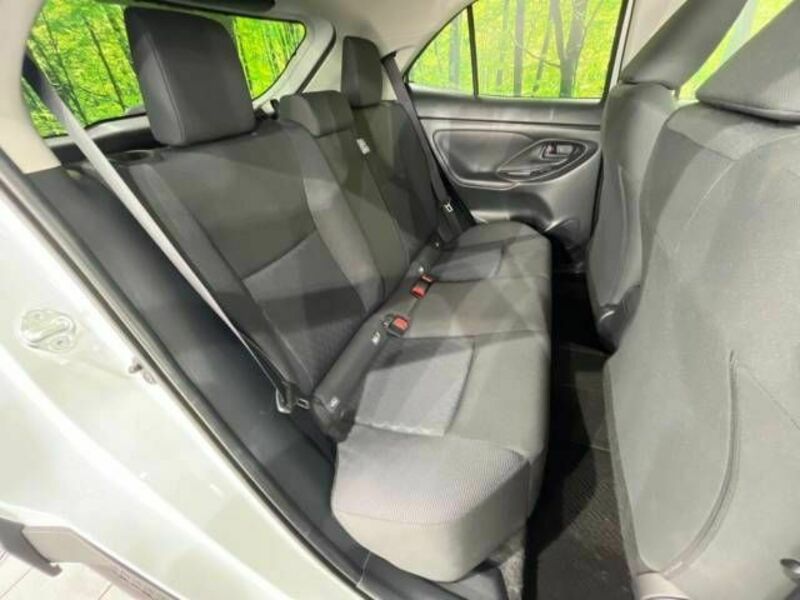 YARIS CROSS-9