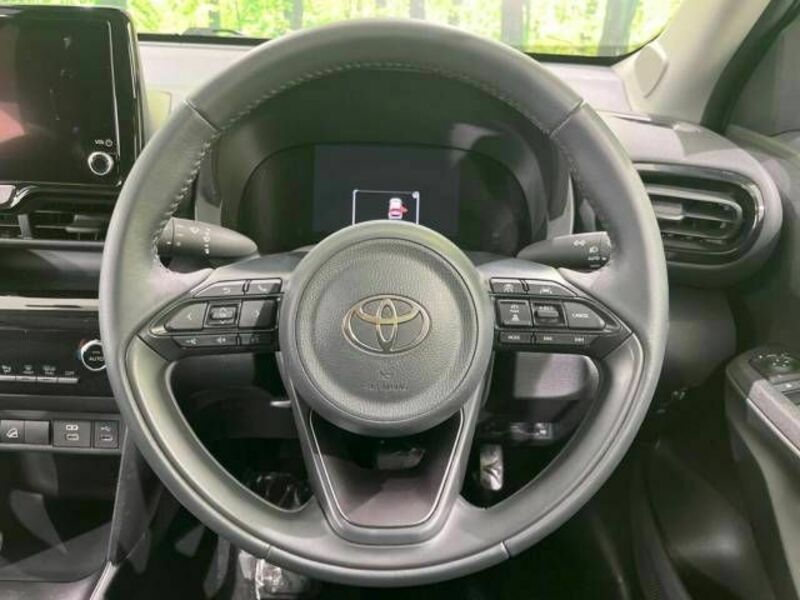 YARIS CROSS-11