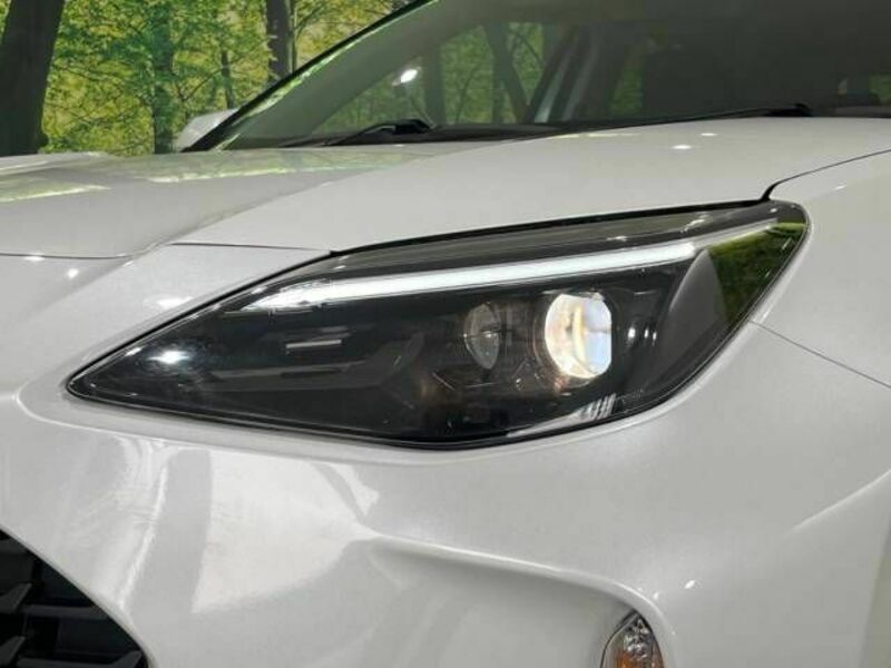 YARIS CROSS-12