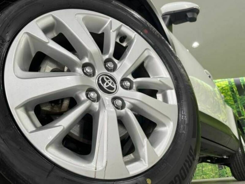 YARIS CROSS-13