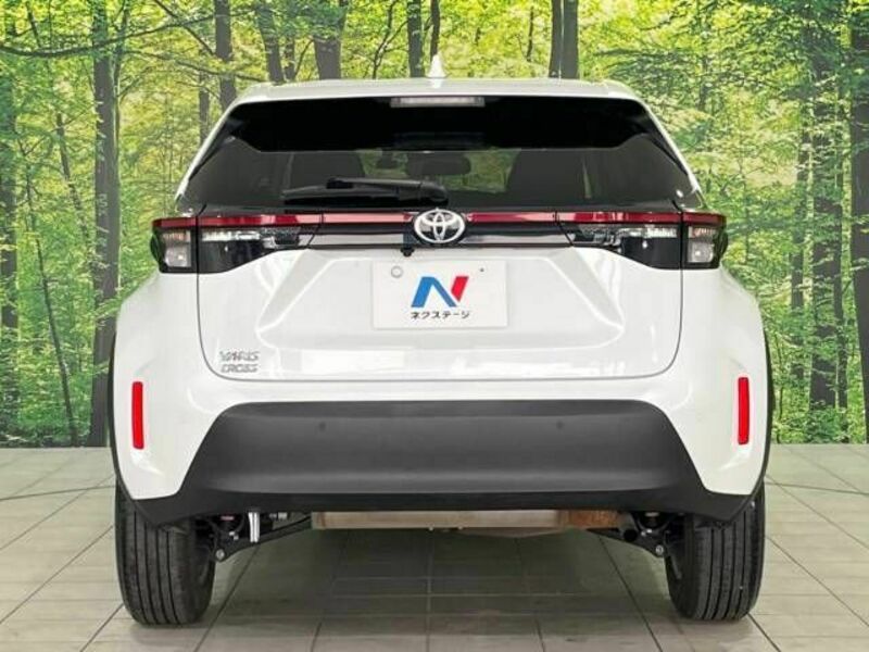 YARIS CROSS-15