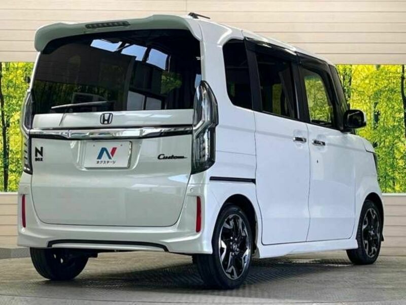 N BOX CUSTOM-16