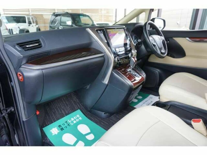 VELLFIRE-15