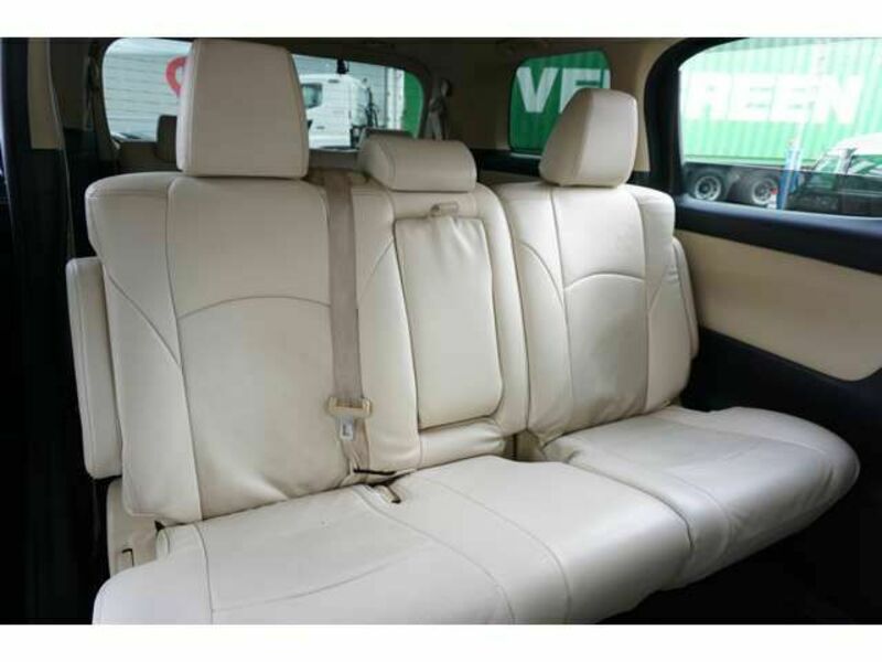 VELLFIRE-17