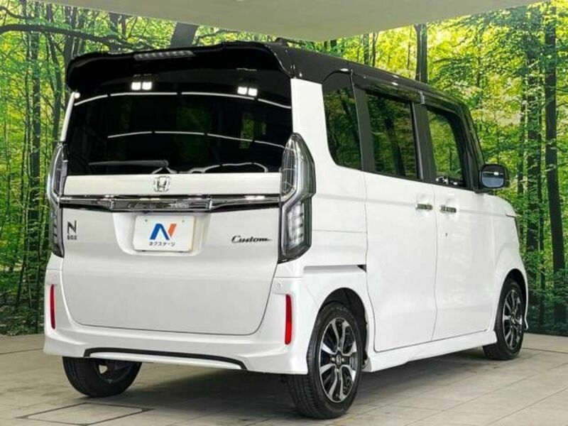 N BOX CUSTOM-16