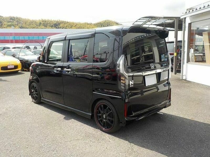 N BOX CUSTOM-2