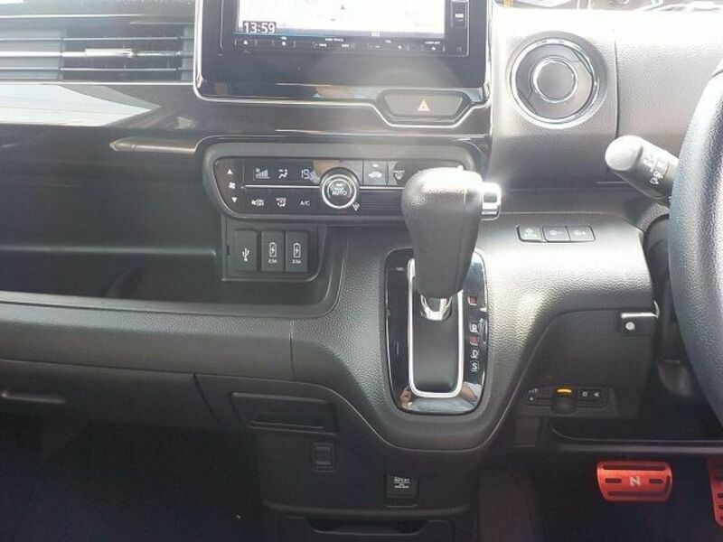 N BOX CUSTOM-16