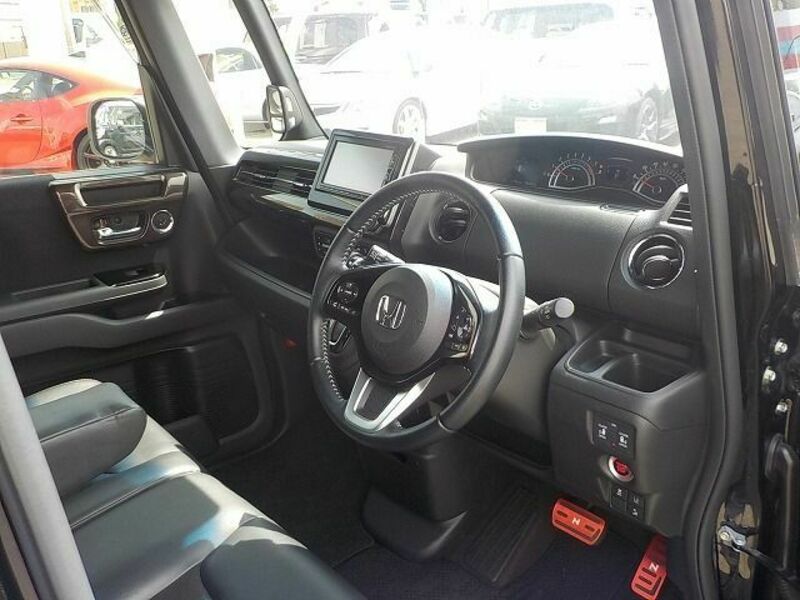 N BOX CUSTOM-21