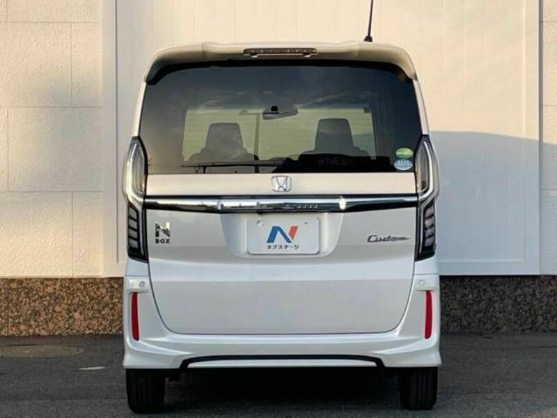 N BOX CUSTOM-12