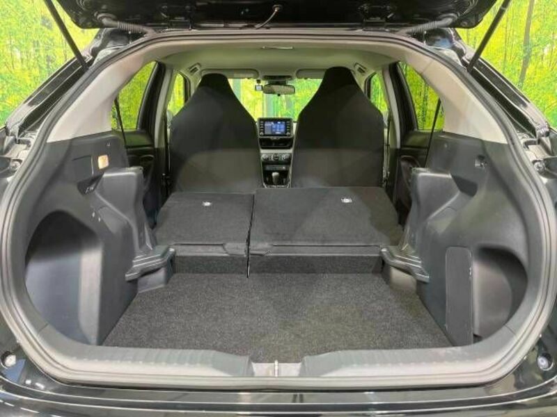 YARIS CROSS-10