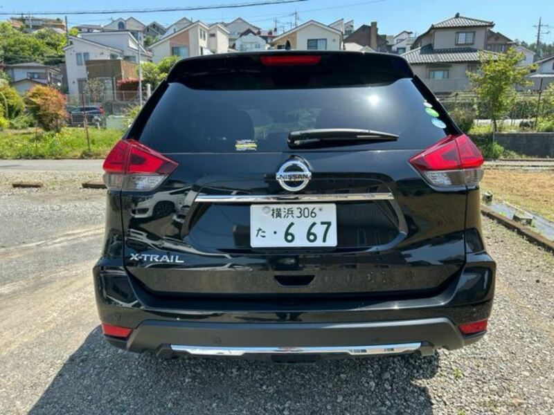 X-TRAIL-1