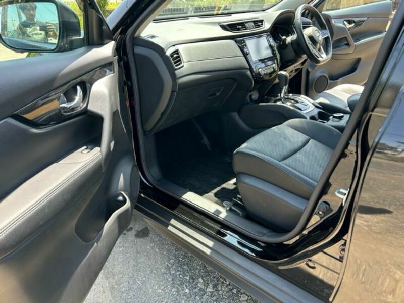 X-TRAIL-19