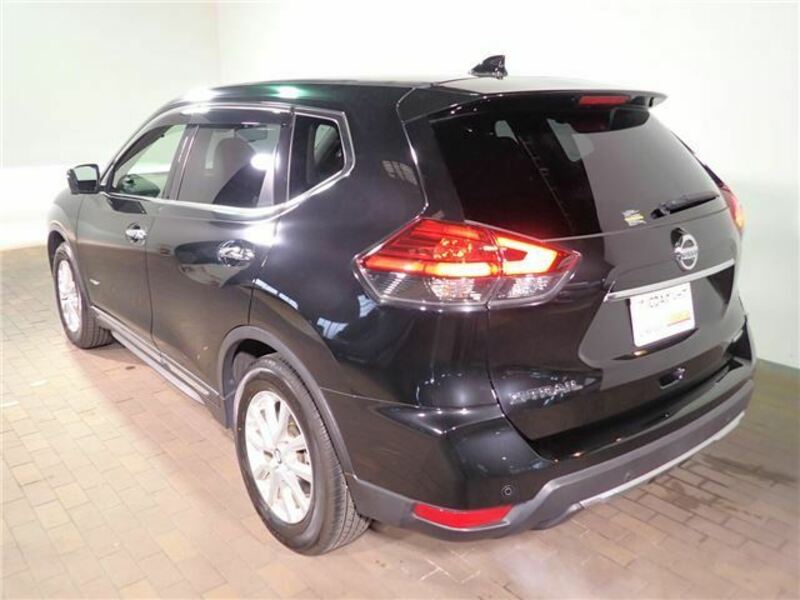 X-TRAIL-32