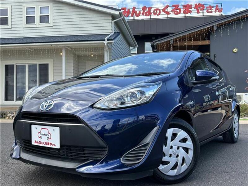 TOYOTA　AQUA