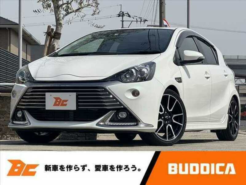 TOYOTA　AQUA