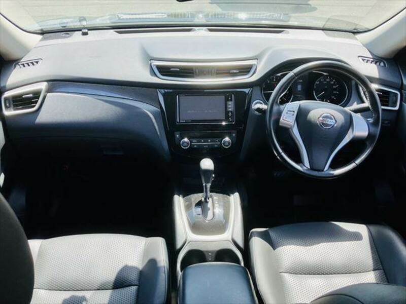 X-TRAIL-1