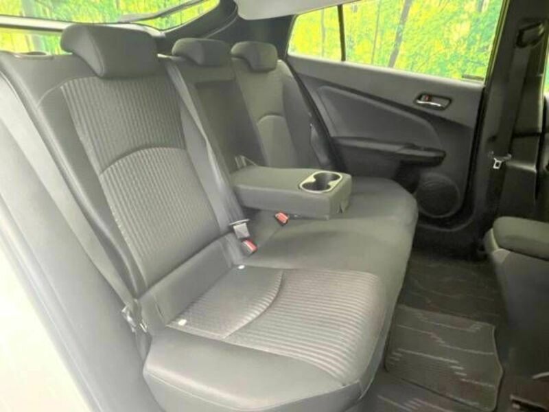 PRIUS-8