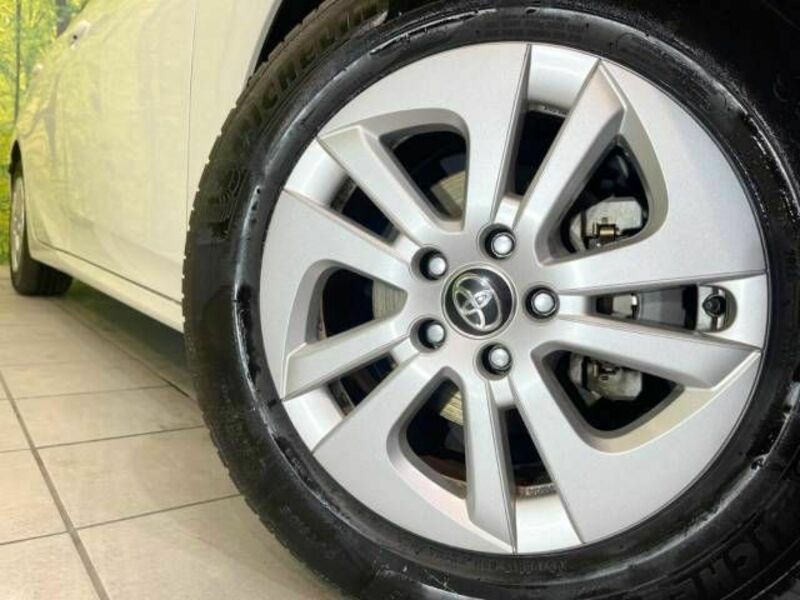 PRIUS-12