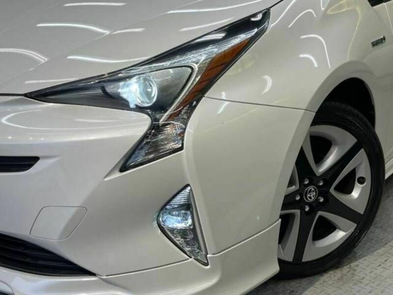 PRIUS-11