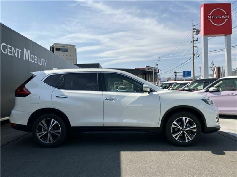 X-TRAIL-7