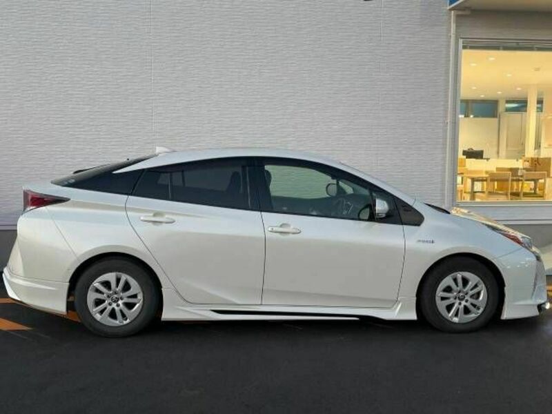 PRIUS-16